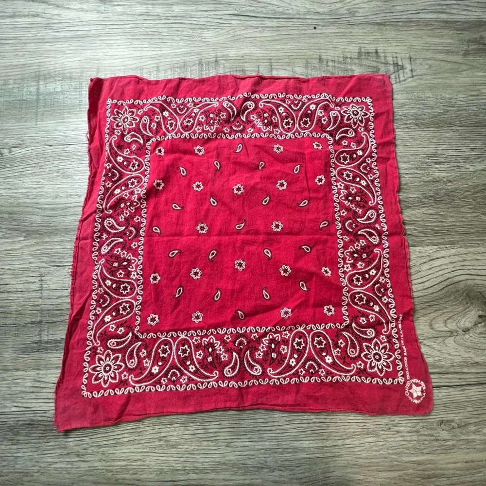 Unbranded Bandana Unisex OS Red Paisley Made in USA Cotton Western Scarf AD4 vtg